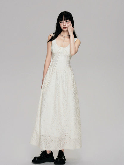 Enchanting Lace Maxi Dress: Romantic Full-length Gown