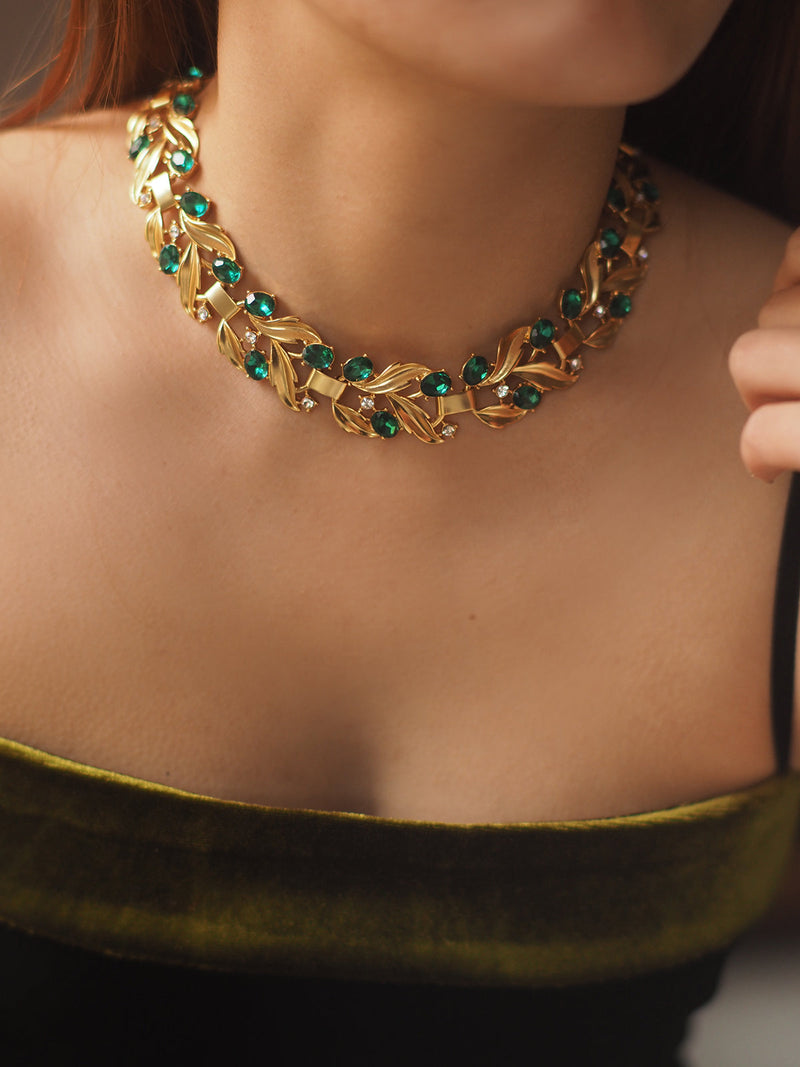 Era Leaf Necklace
