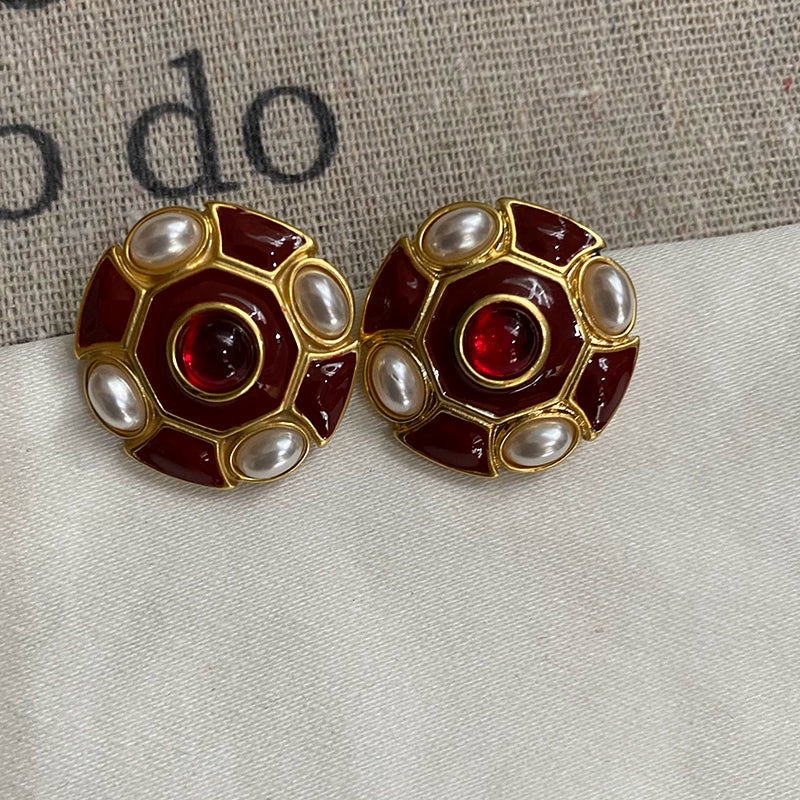 Jaretzy Retro Heart Earrings