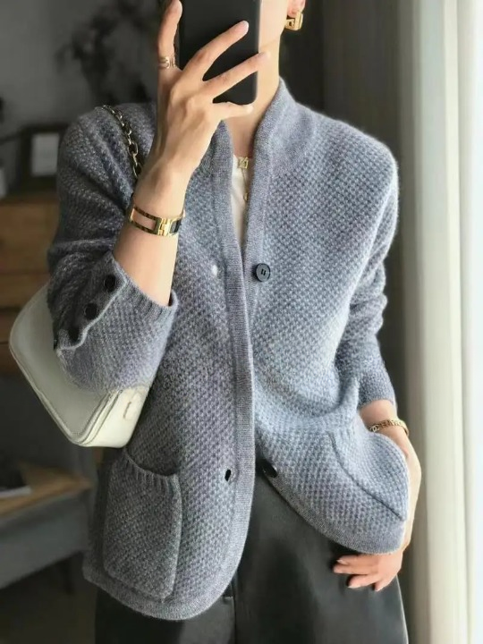 Lucille Cardigan Woman – Soft Cashmere Buttoned Sweater & Classic Cut