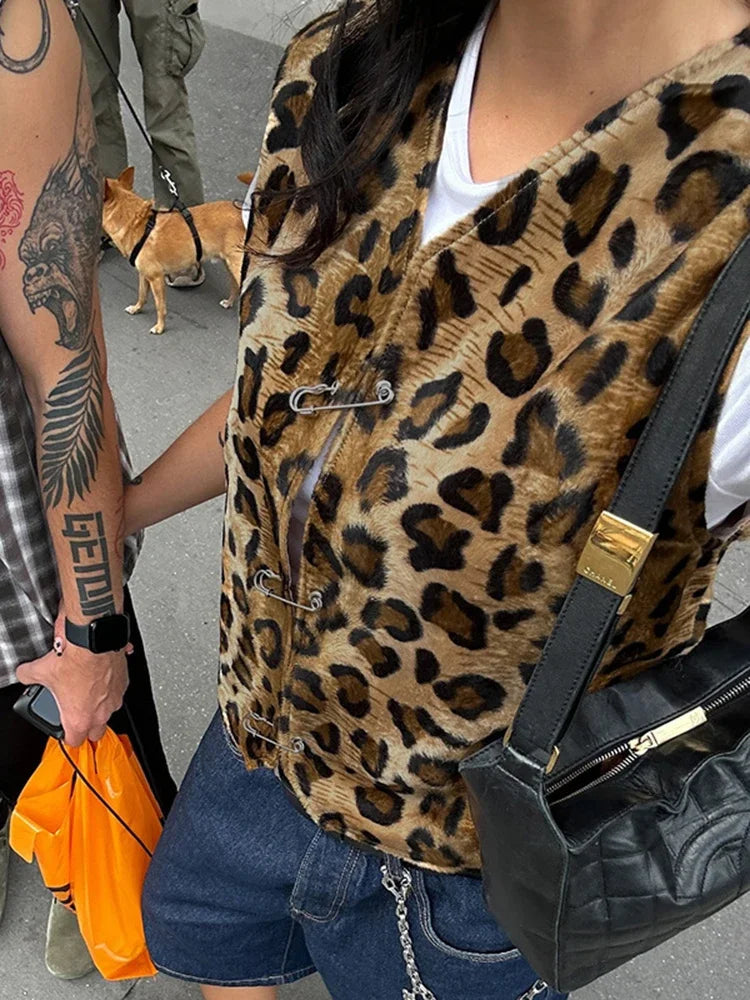Leopard Print Pin Vest for V-neck Sleeveless Hot Girl Cardigan Top Female Autumn New Slim Fit Short Vest