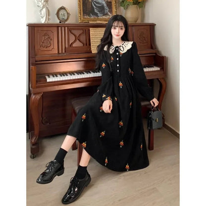 Sweet Hot Girl Embroidery Lace Turndown Collar Long Dress Autumn/winter Black Corduroy Dress Female Clothes