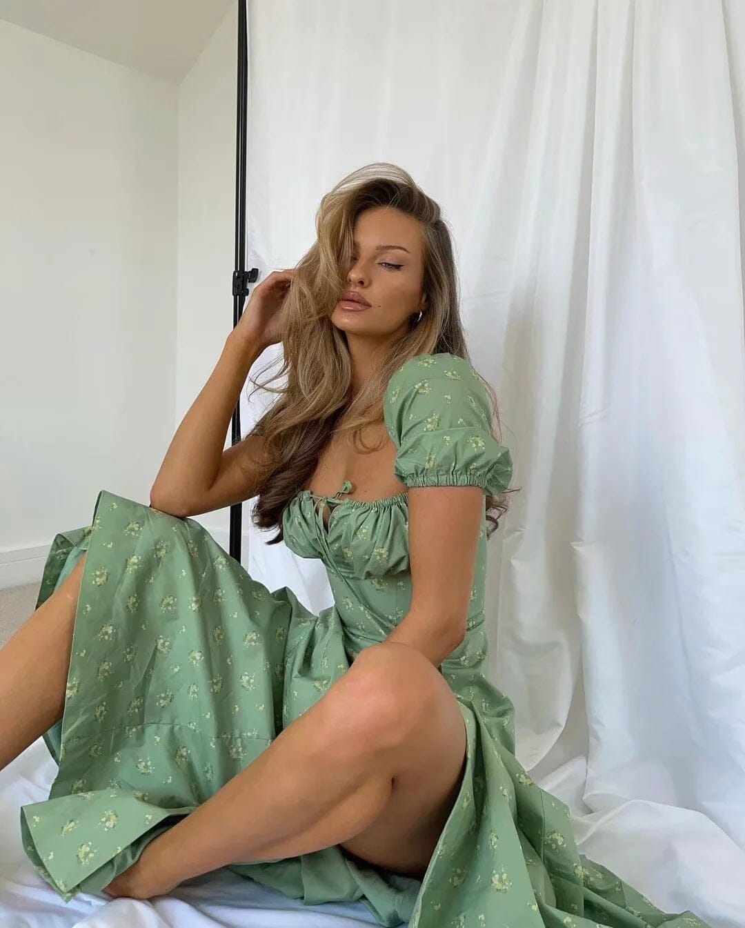 Puff Sleeve Midi Dress in Green