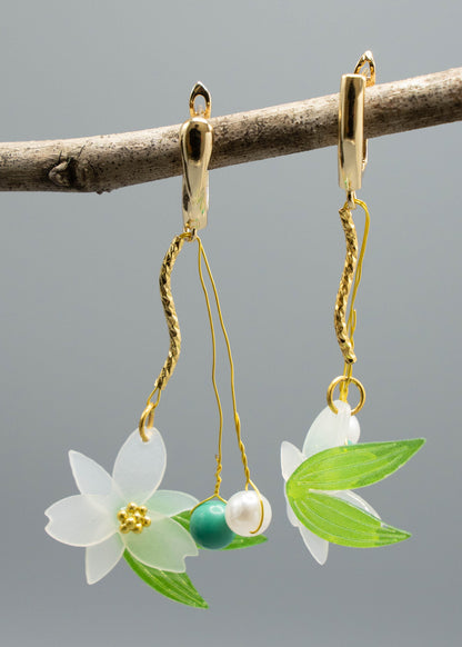 White Flower Tasseled Acrylic Drop Earrings