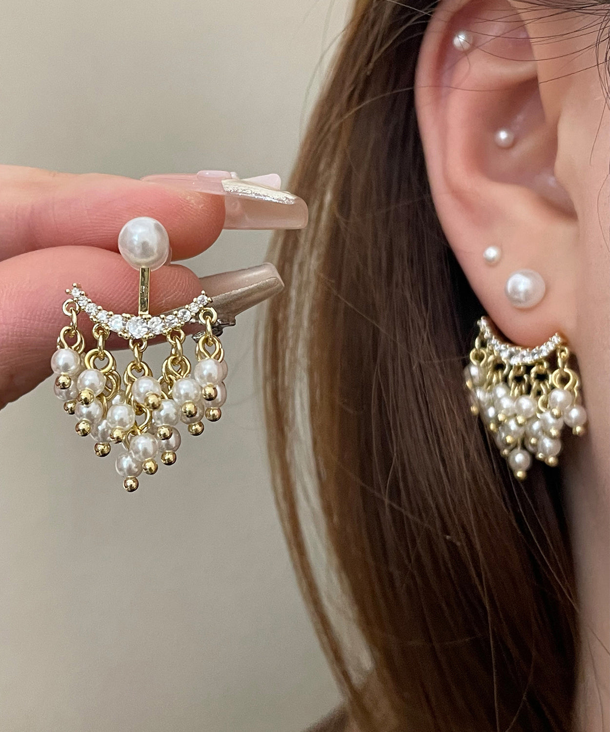 White Copper Alloy Acrylic Pearl Tassel Stud Earrings