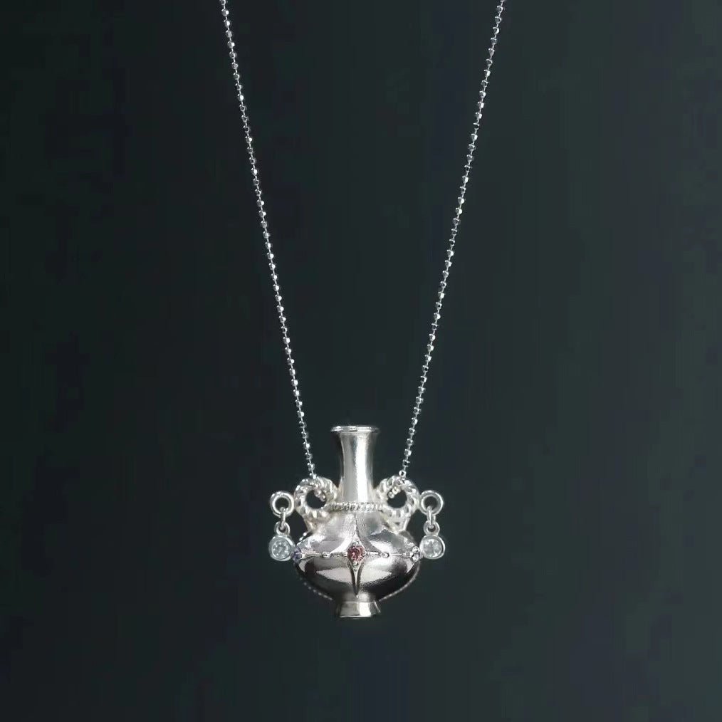 [sample ] Amphora Necklace