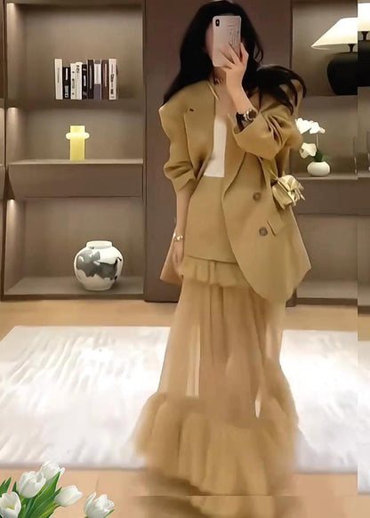 Set Stylish Suit Pieces and Coat Khaki Two Skirts Spring