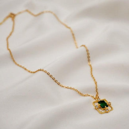 [] Ava Emerald Baroque Necklace (2 Styles)