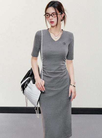 Sleek V-neck Midi Dress: Figure-hugging Bodycon With Elbow-length Sleeves in Heather Gray and Black