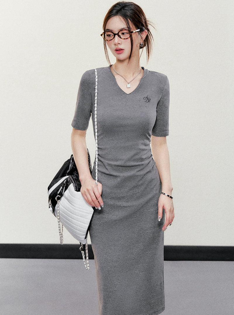 Sleek V-neck Midi Dress: Figure-hugging Bodycon With Elbow-length Sleeves in Heather Gray and Black