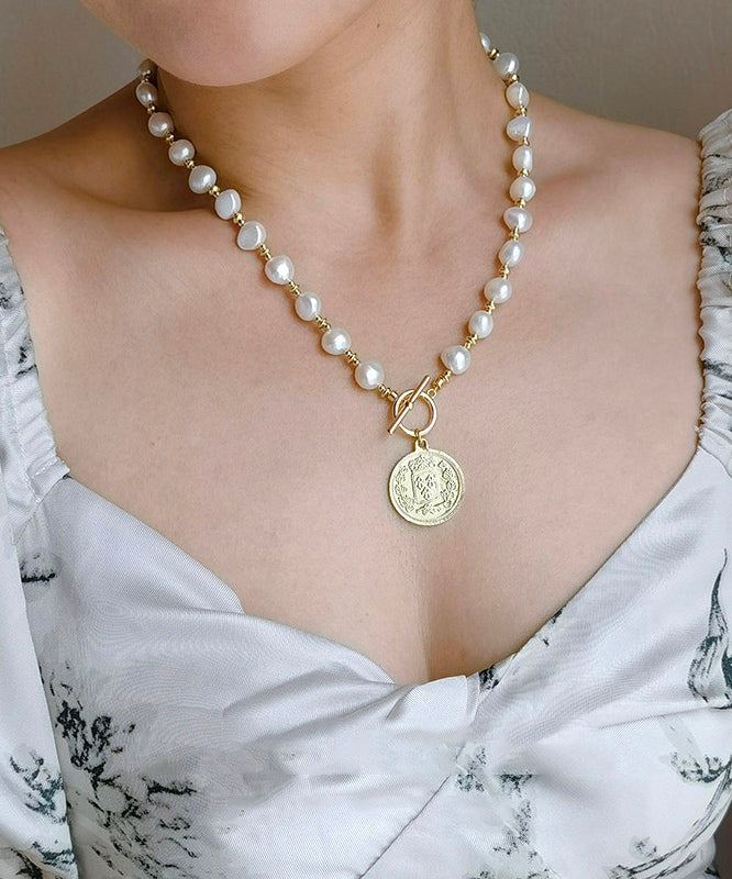 Stylish White Copper Alloy Asymmetric Pearl Pendant Necklace