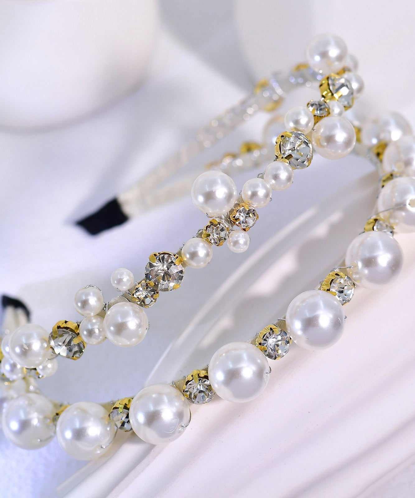 Simple Milky White Acrylic Zircon Pearl Hairpiece
