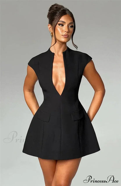 Black Deep Neck Charming Short Sleeve Mini Dress