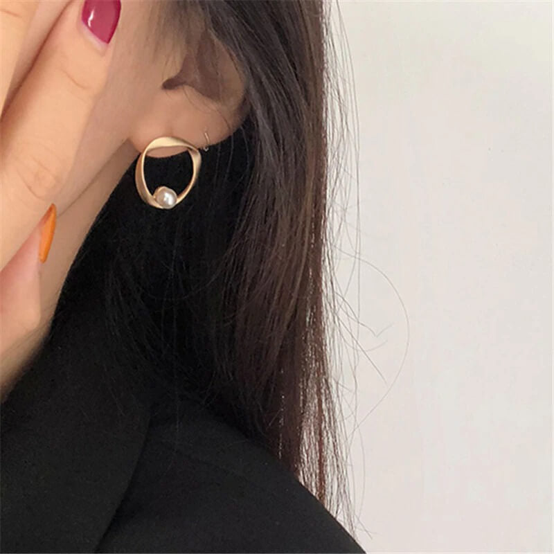 Cilla Minimalist Pearled Earrings