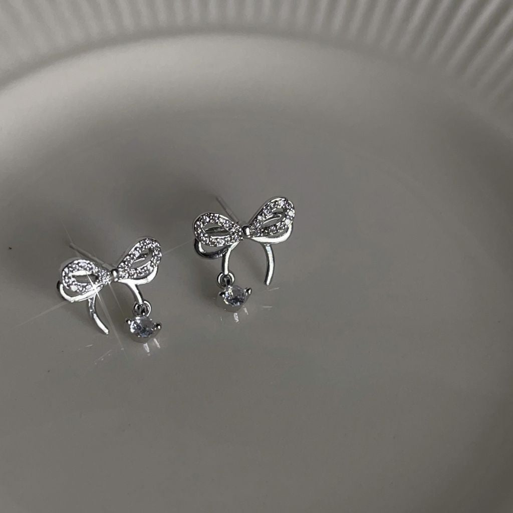 [] Delilah Bow Earrings