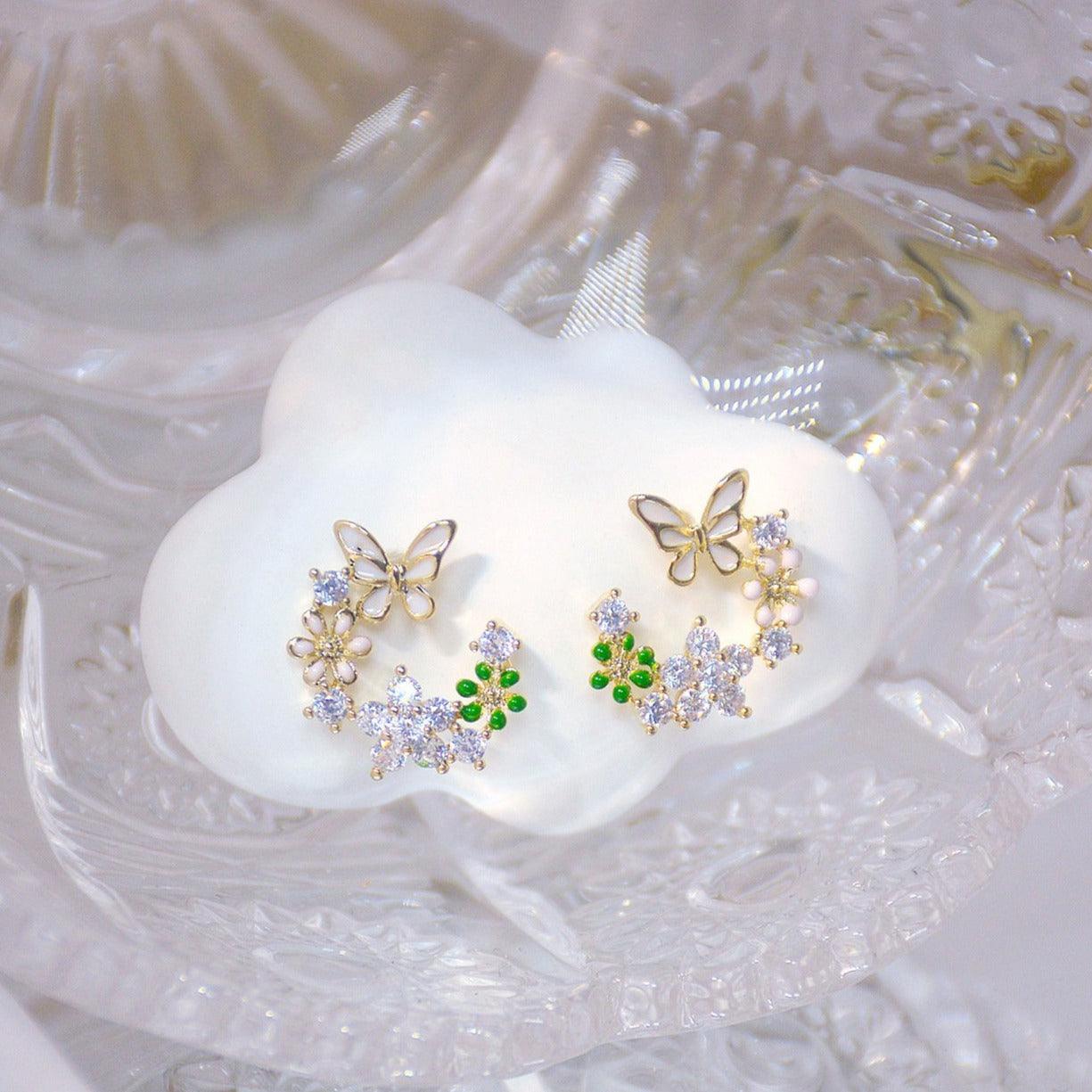 [] Butterfly Stud Earrings - Nadia