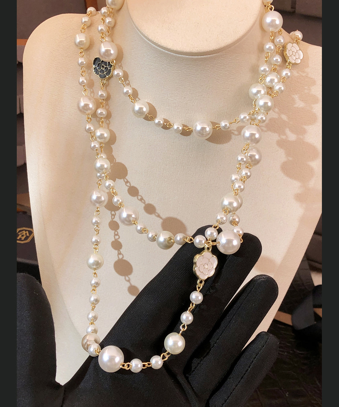 Classy White Alloy Pearl Beading Sweaters Gratuated Bead Necklace