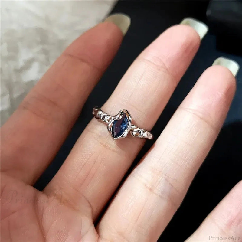 Futuristic Backbone Medieval Talon Ring