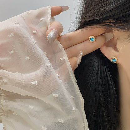 Capri Oceanlight Stud Earrings