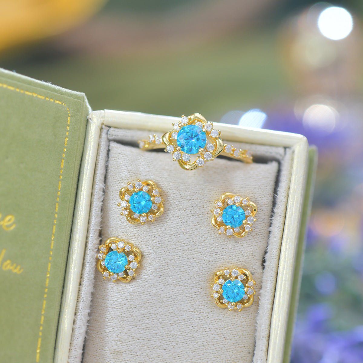Capri Oceanlight Stud Earrings