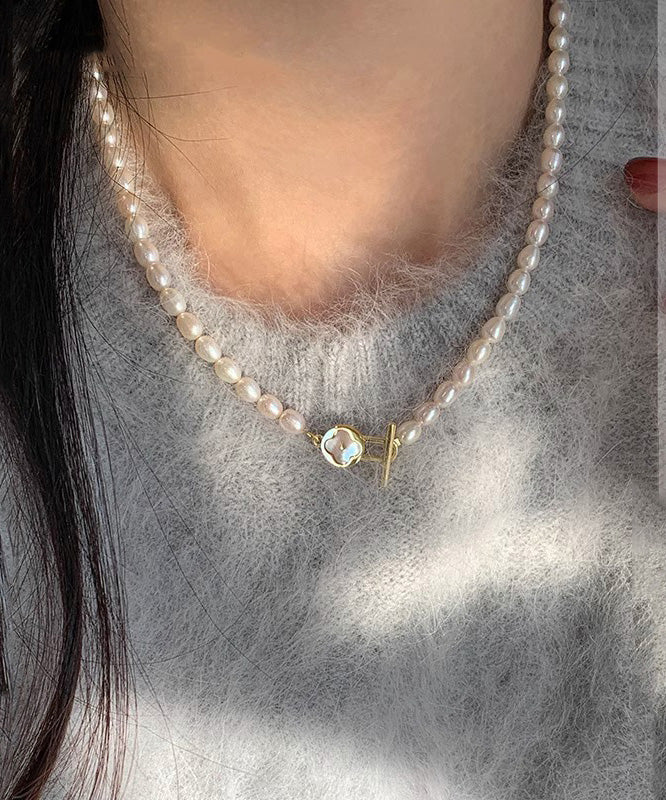Modern White Copper Overgild Pearl Four-leaf Clover Gratuated Bead Necklace