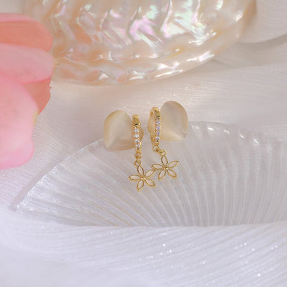 [] Heart and Dangly Flower Earrings