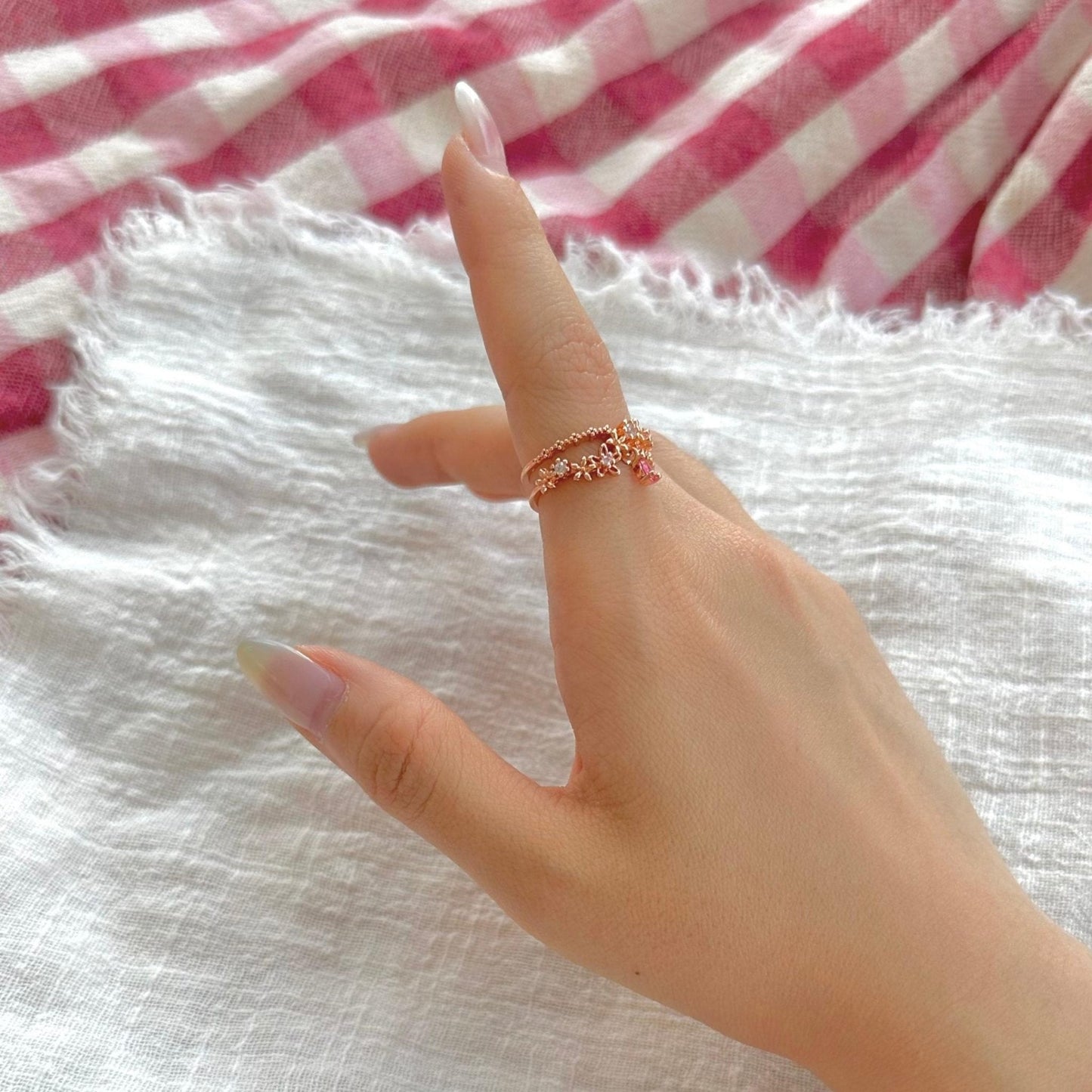 [] Hyacinth Dangly Flower Ring