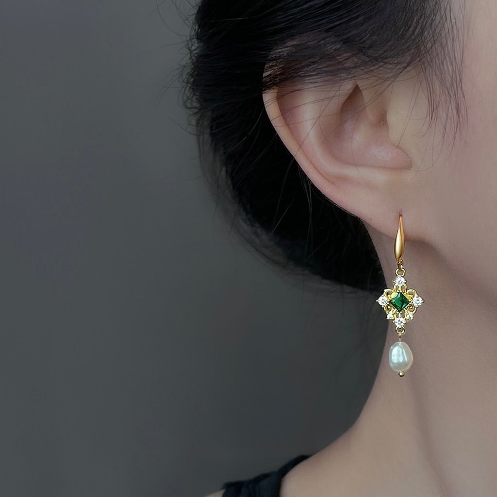 [sample ] Daphne Emerald Pearl Earrings