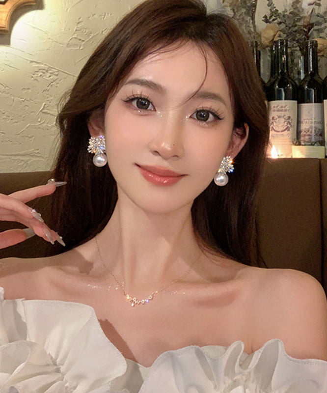 White Alloy Zircon Snowflake Pearl Stud Earrings
