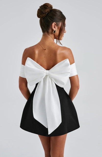 Sophisticated Mini Dress With a Bow Design