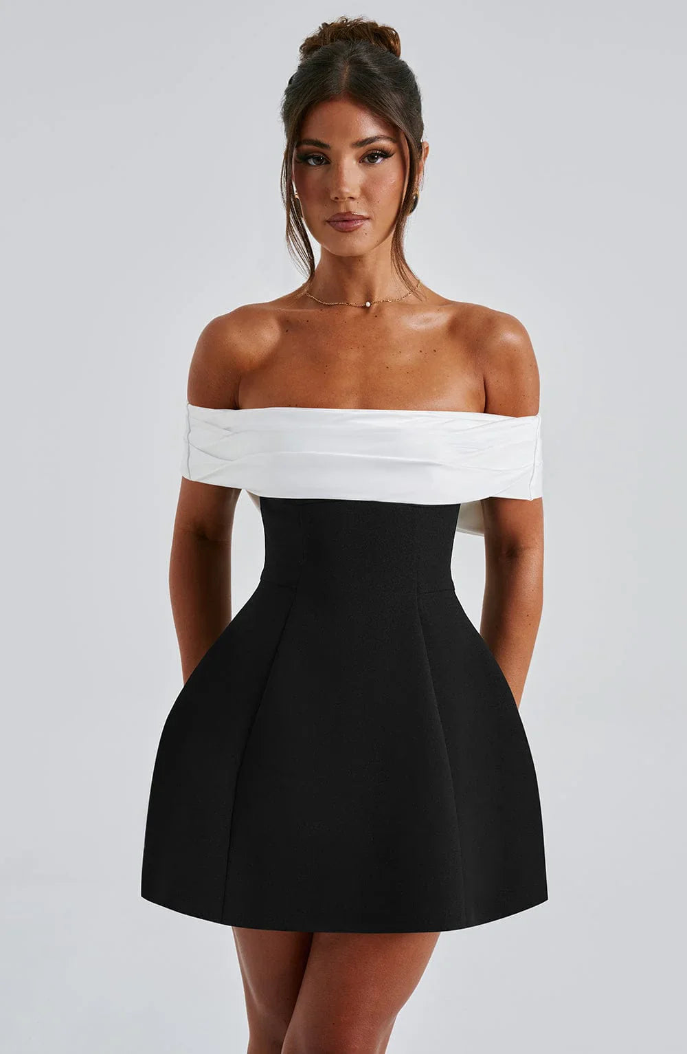 Sophisticated Mini Dress With a Bow Design