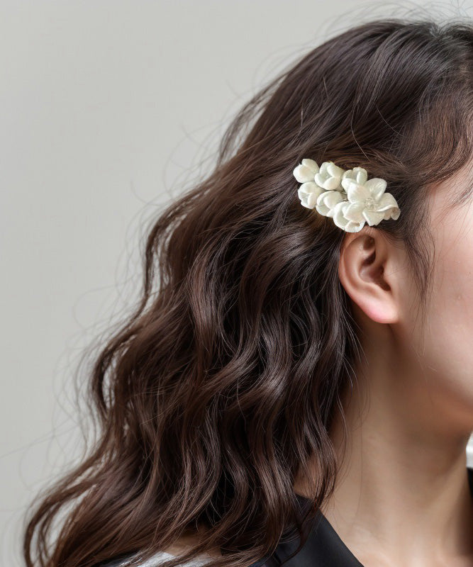 Classy White Alloy Crystal Hairpin