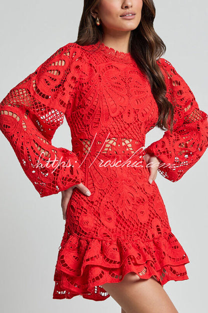 Color Hollow Long-sleeved Waisted Lace Mini Dress