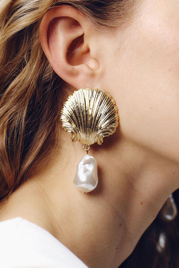 Fashionable Light Alloy Scallop Imitation Pearl Earrings