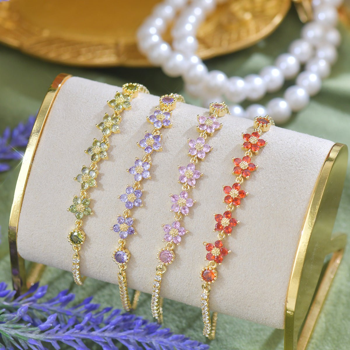 Elaria Bracelet in Pink