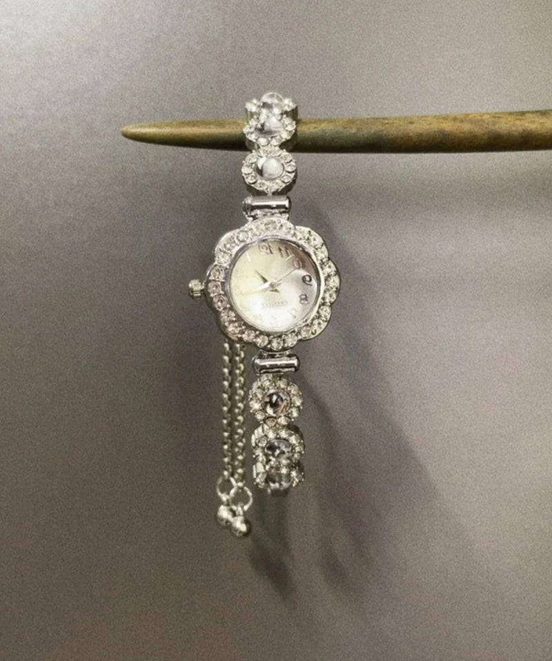 Fine Silk Alloy Zircon Gem Stone Pull-out Watches