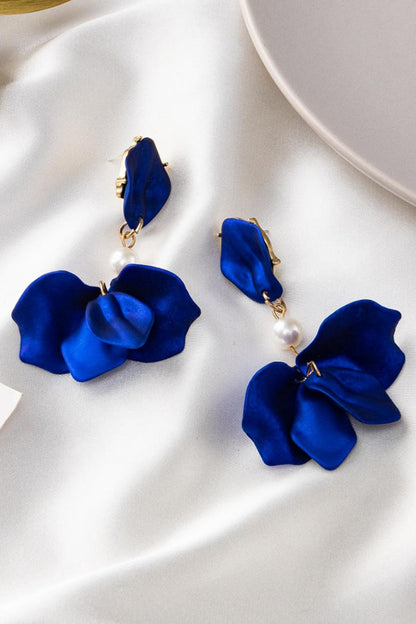 And Heartfelt Flower Pearl Earrings