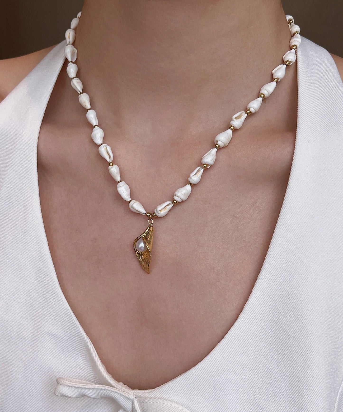 White Shell Layering Alloy Three Piece Set Pendant Necklace