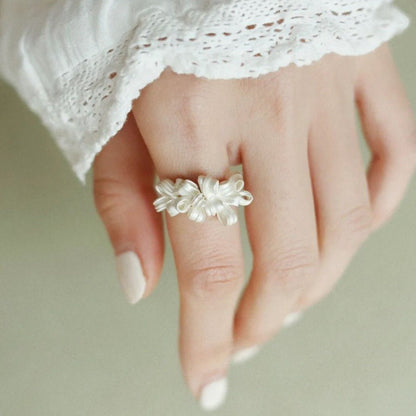 [] Flower Ribbon Ring