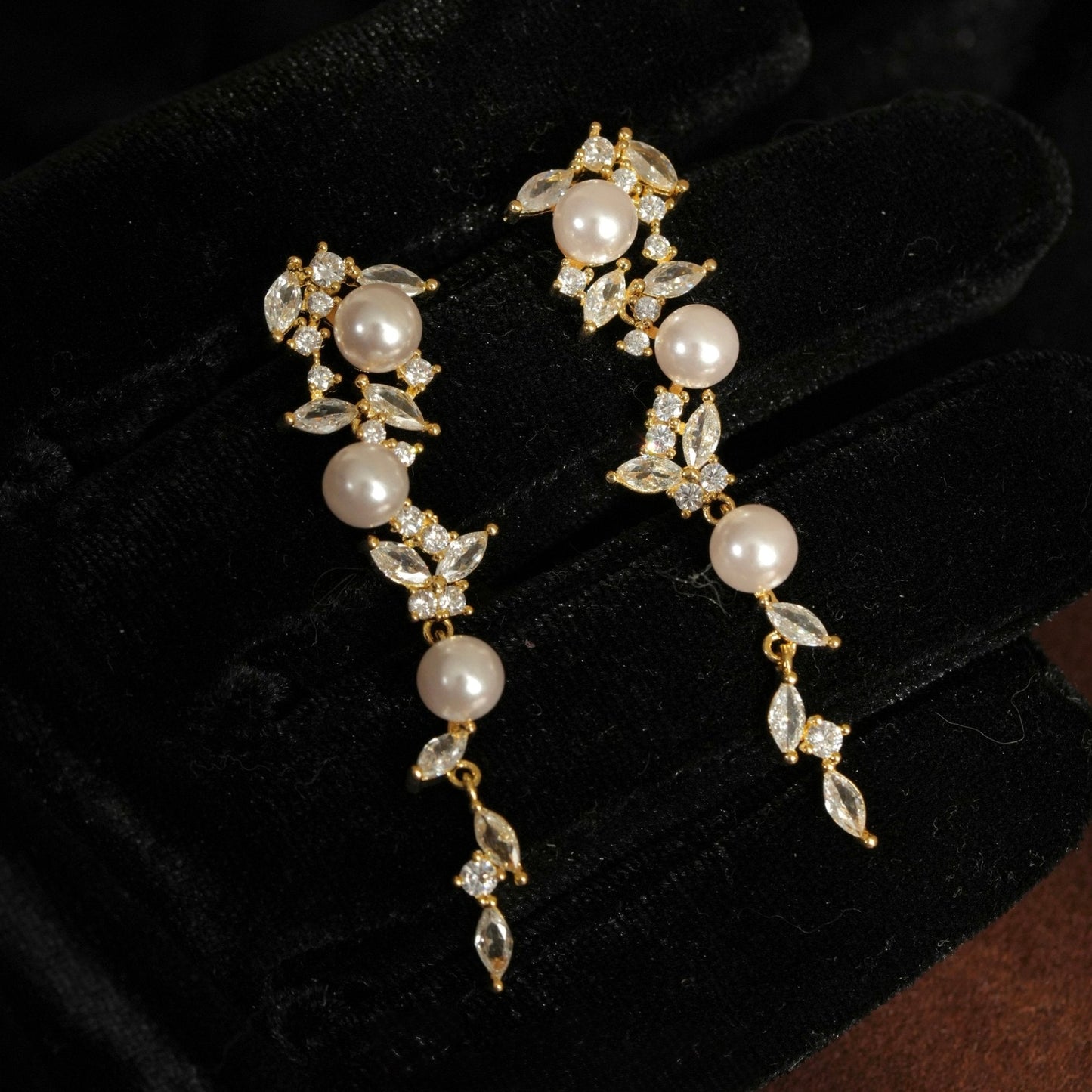 Floraison Pearl Earrings