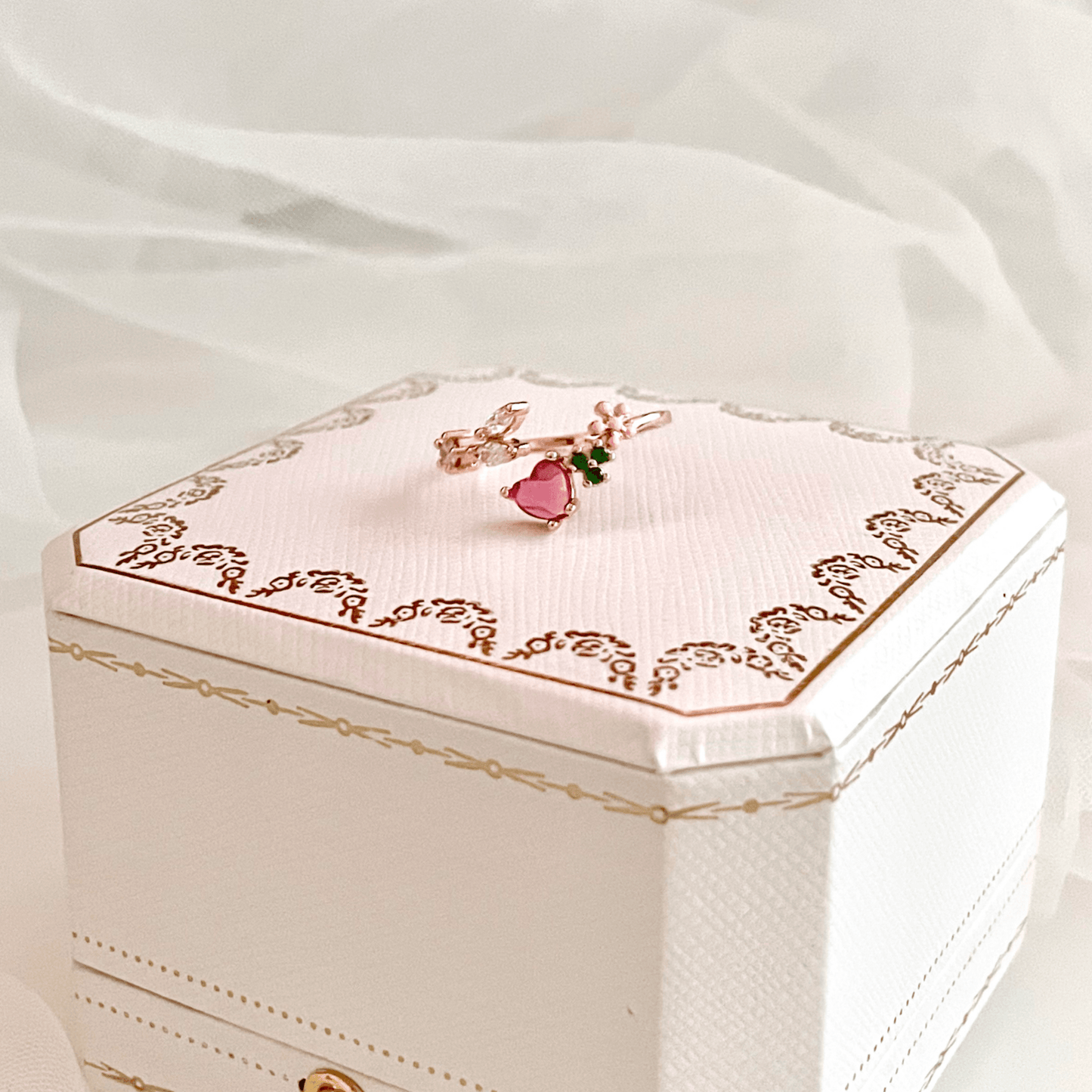 [] Mia Heart Ring