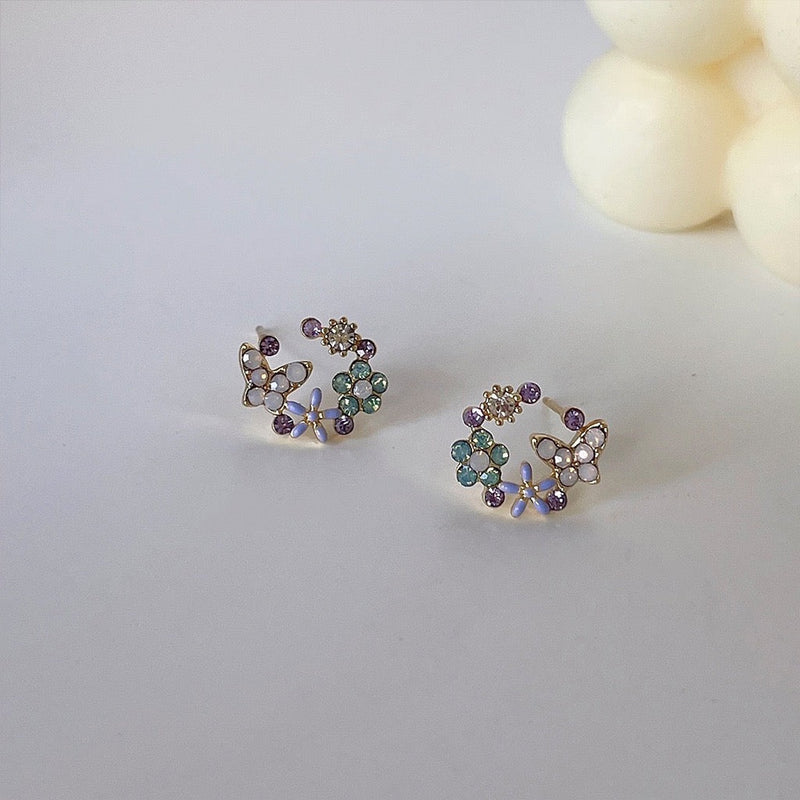 [] Lucy Flower Butterfly Stud Earrings