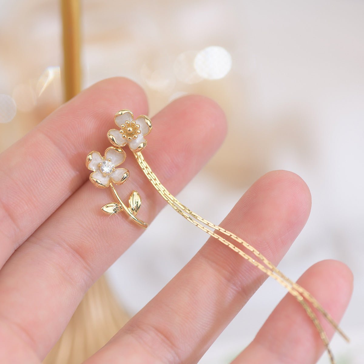 [] Rita Flower Drop Earrings