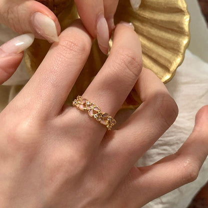 Fluttermist Ring in Pink
