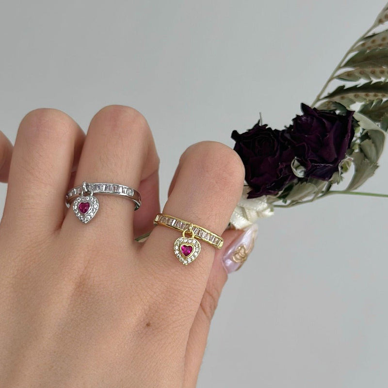 [] Ruby Heart Ring in Gold