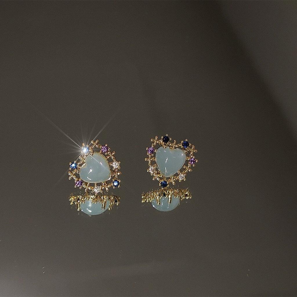 [] Chloe Heart Stud Earrings