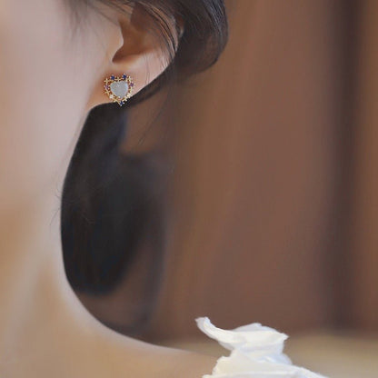 [] Chloe Heart Stud Earrings