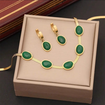 Arlowe Emerald Waterdrop Necklace