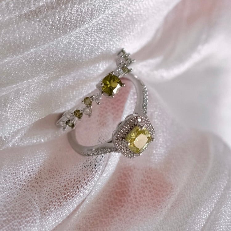 Clara Peridot Ring
