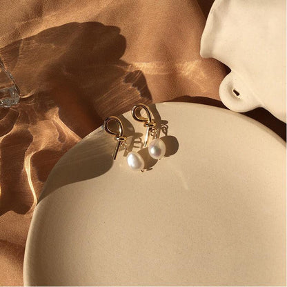 [] Knot Pearl Earrings